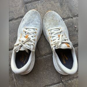 Brooks Adrenaline 23 women’s shoes- need forefront cleaning